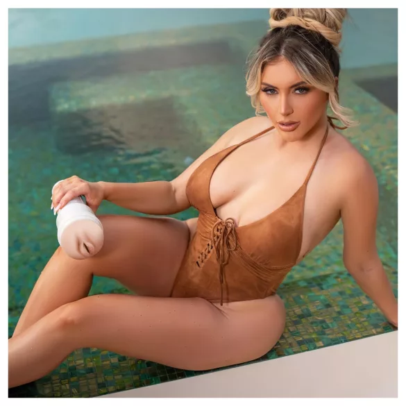 Fleshlight Kayley Gunner - masturbador vaginal realista - color natural